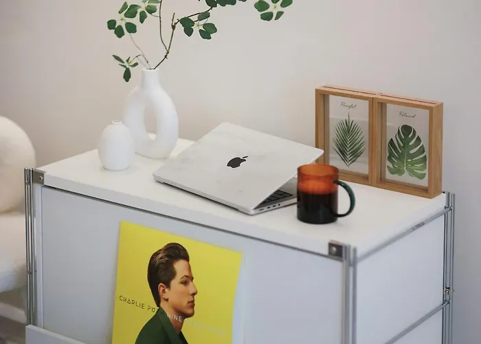 Apartment Near Hongik Station And Mangwon Market Spacious Living And Special Tea *