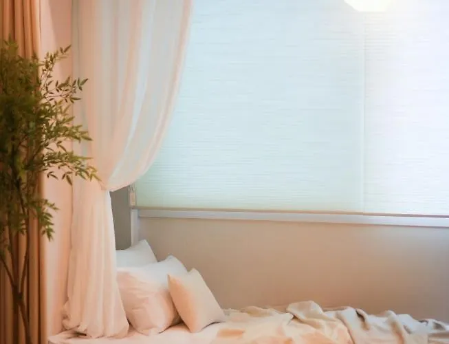 Near Hongik Station And Mangwon Market Spacious Living And Special Tea Seoul