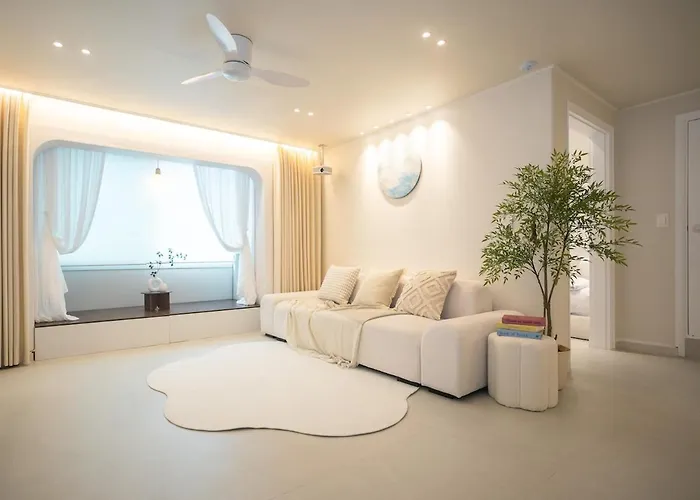 Apartment Near Hongik Station And Mangwon Market Spacious Living And Special Tea