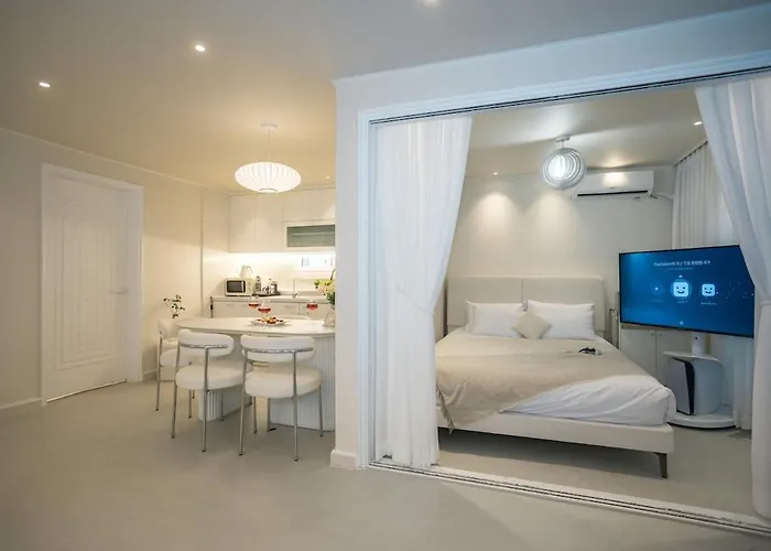 Apartment Near Hongik Station And Mangwon Market Spacious Living And Special Tea *