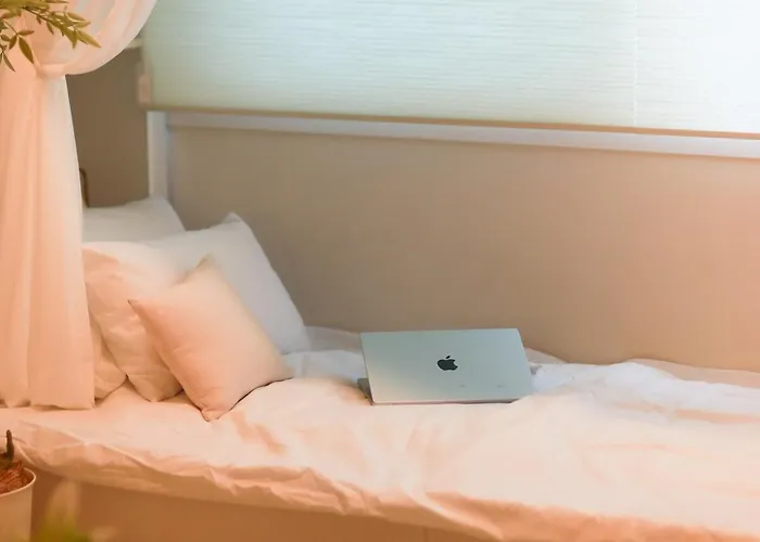 Near Hongik Station And Mangwon Market Spacious Living And Special Tea Seoul
