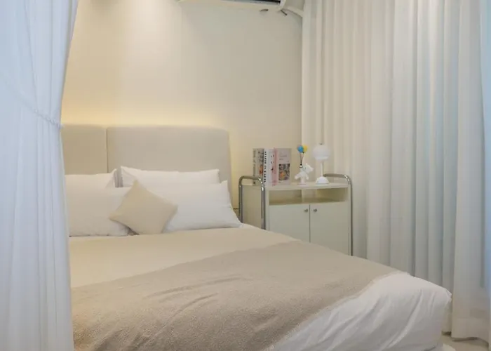 Apartment Near Hongik Station And Mangwon Market Spacious Living And Special Tea