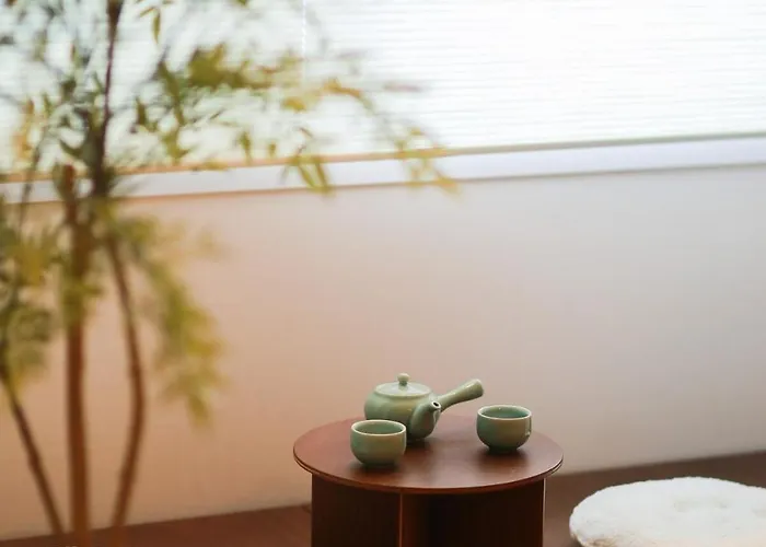 Near Hongik Station And Mangwon Market Spacious Living And Special Tea Apartment *