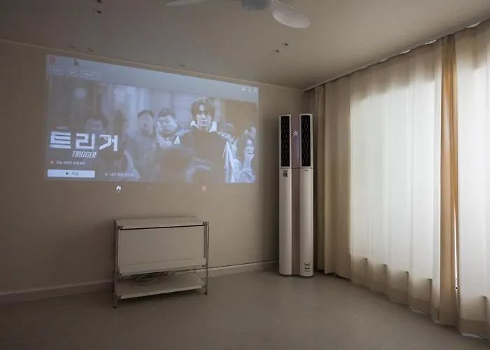 Apartment Near Hongik Station And Mangwon Market Spacious Living And Special Tea *